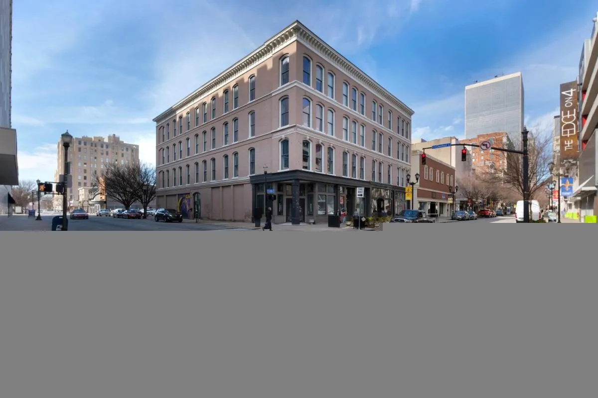 Image 5 of Apartment With King Bed In Downtown Louisville