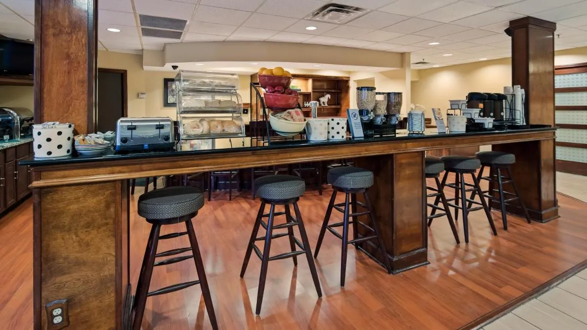 Image 4 of Best Western Louisville East Inn & Suites