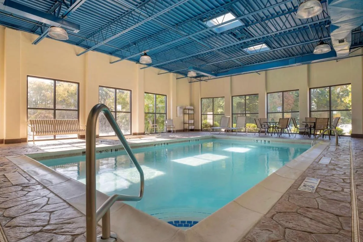 Image 3 of Best Western Louisville East Inn & Suites