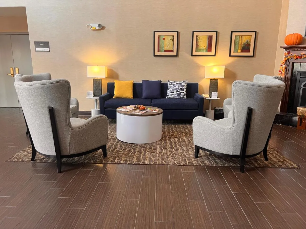 Image 6 of Comfort Suites Louisville Airport