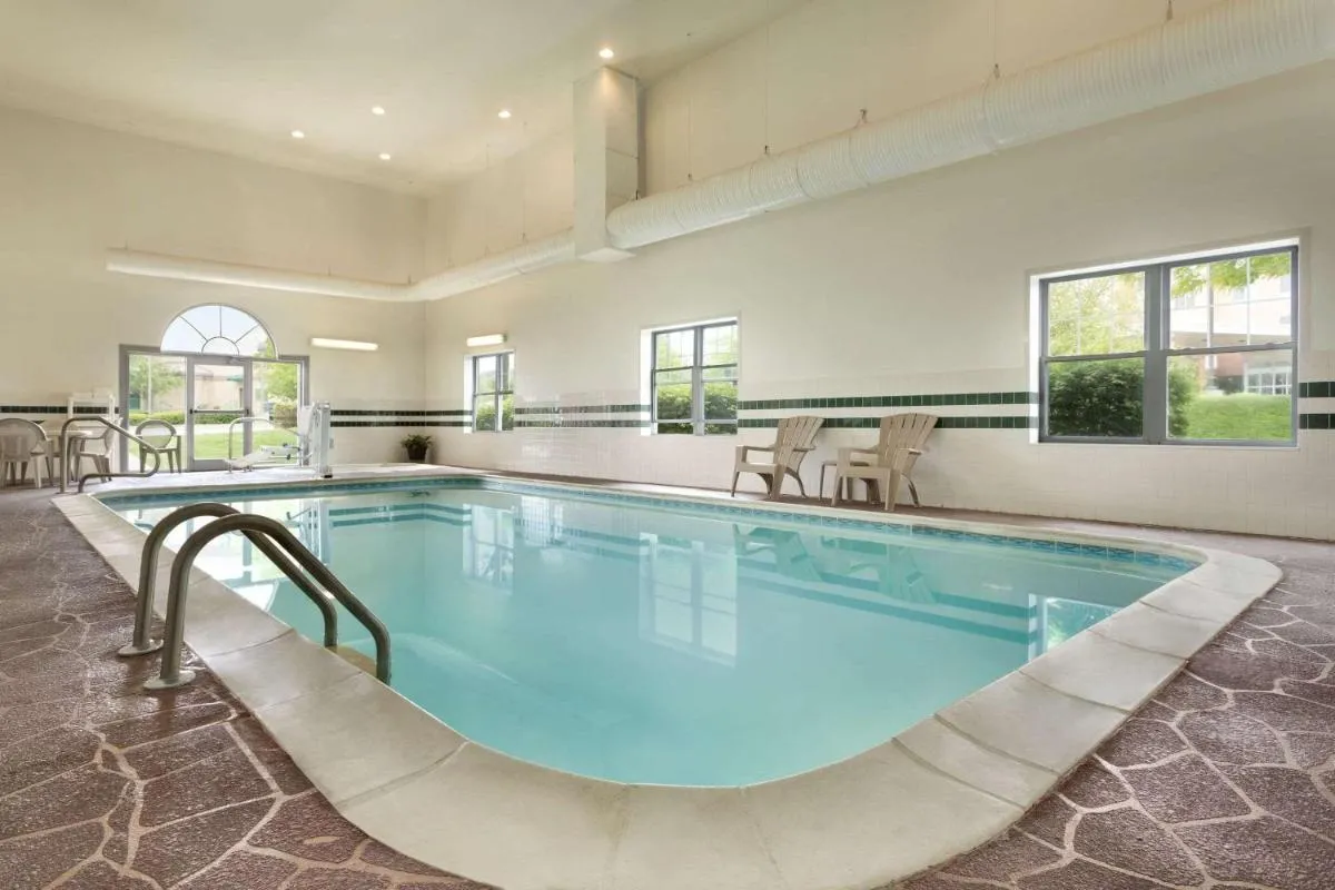 Image 2 of Country Inn & Suites by Radisson, Louisville East, KY