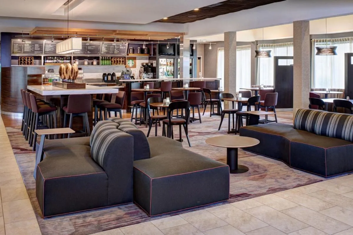 Image 3 of Courtyard by Marriott Louisville East