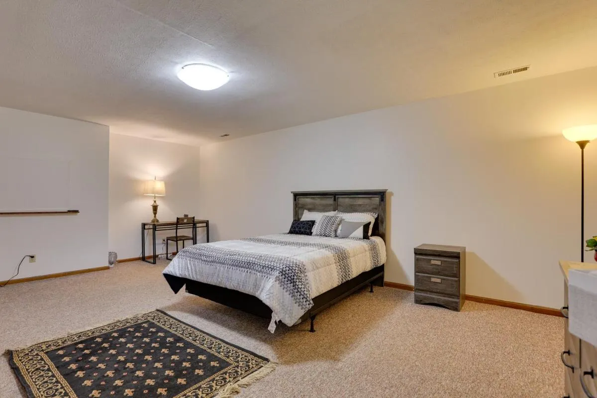 Image 6 of Crestwood Apartment with Pool Table!