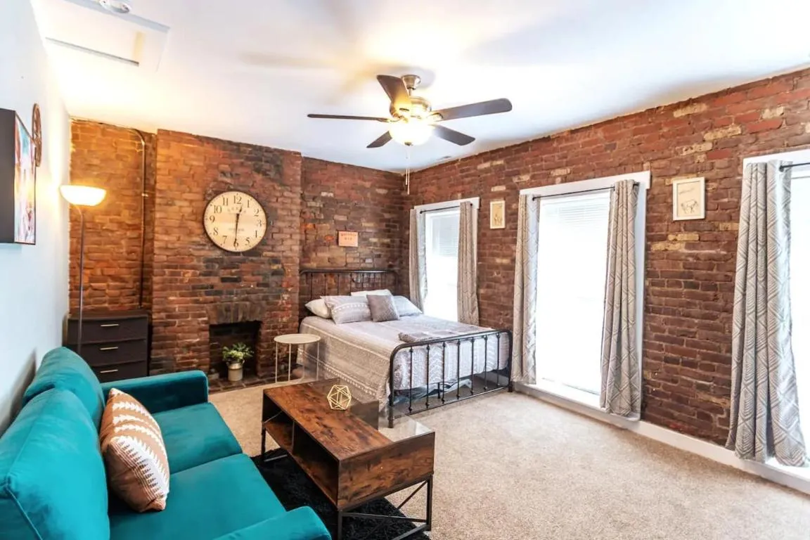 Image of Downtown Loft Sleeps 10 w King Bed Parking Bikes