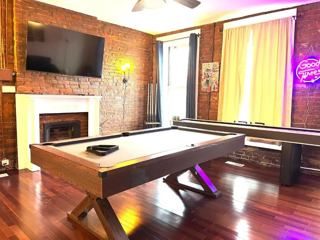 Image of Downtown Loft Sleeps 16 – Pool Table Shuffleboard