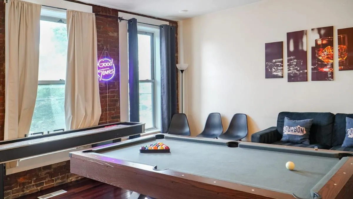 Image of Downtown Loft Sleeps 6 – Pool Table Shuffleboard