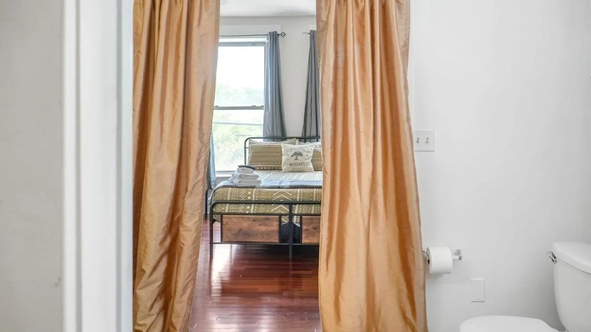Image 2 of Downtown Loft Sleeps 6 – Pool Table Shuffleboard
