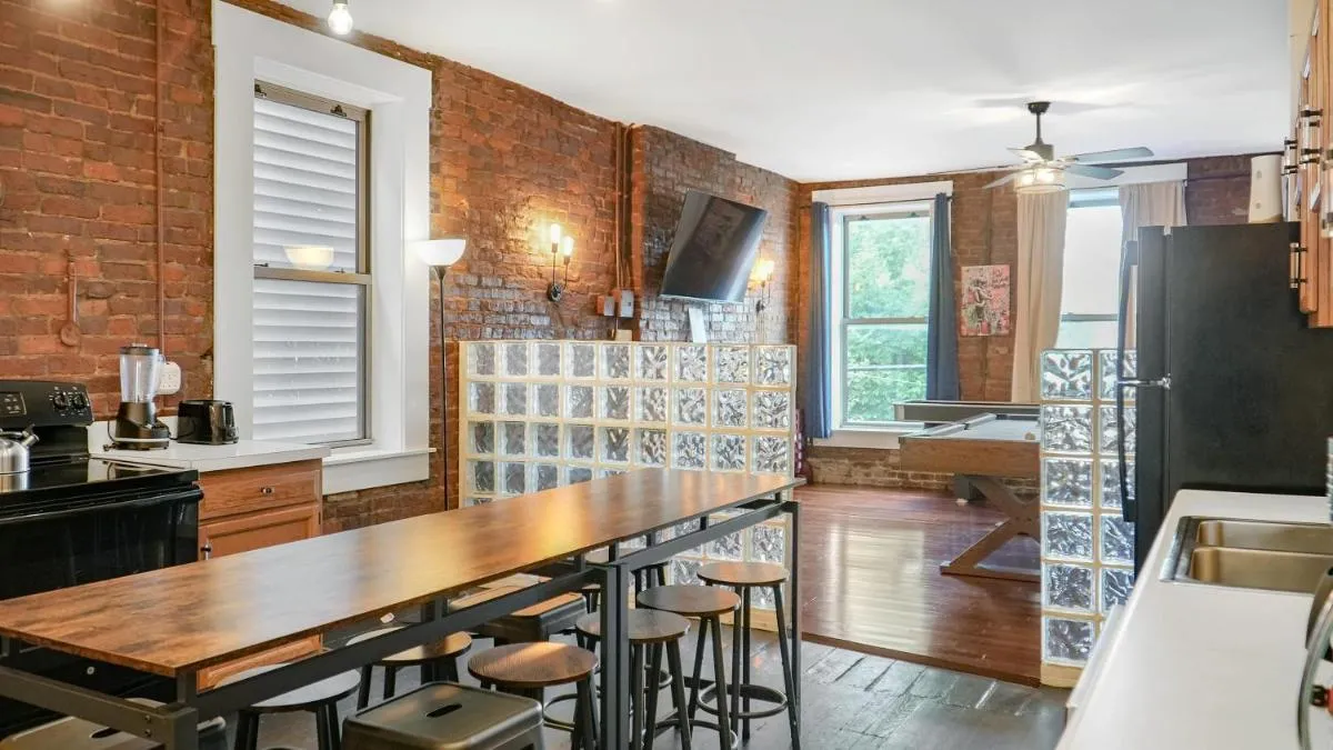 Image 3 of Downtown Loft Sleeps 6 – Pool Table Shuffleboard
