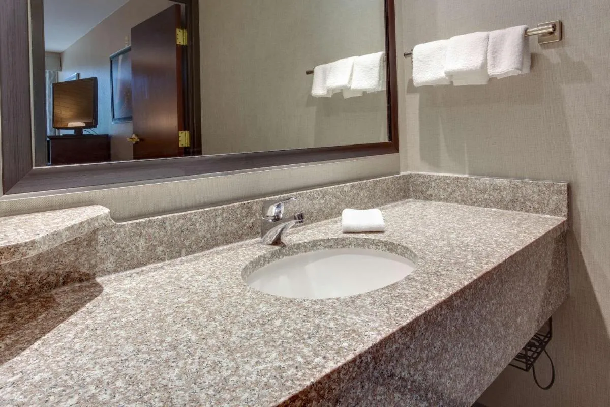 Image 2 of Drury Inn & Suites Louisville East