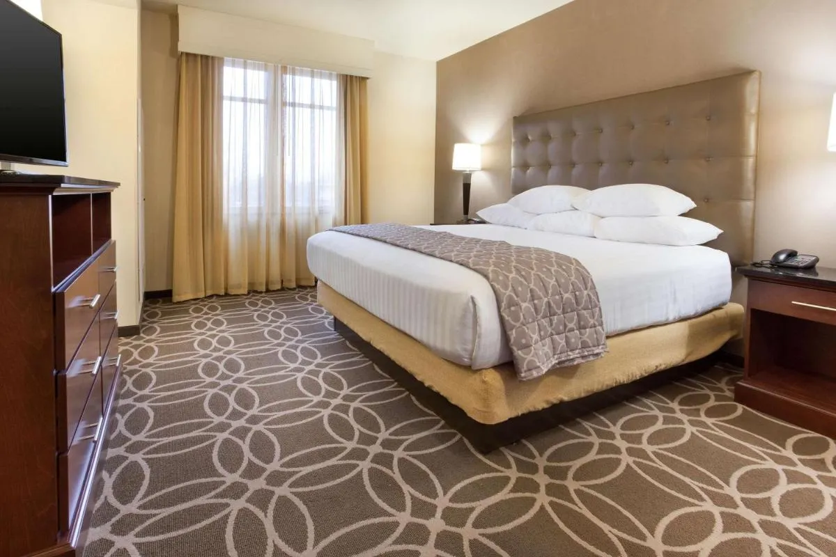 Image 1 of Drury Inn & Suites Louisville North