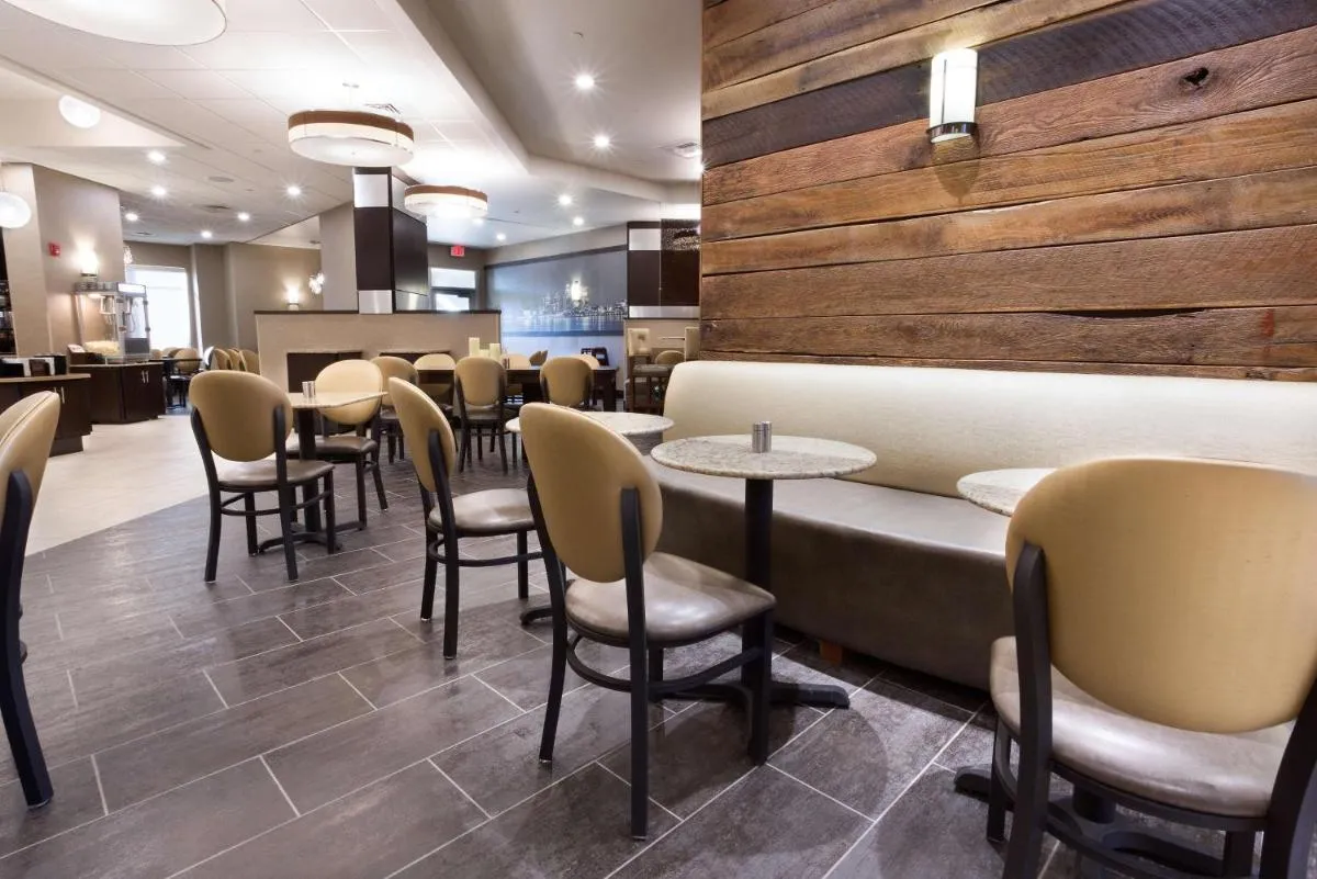 Image 4 of Drury Inn & Suites Louisville North