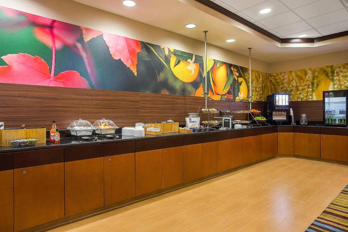 Image 4 of Fairfield Inn & Suites Louisville East