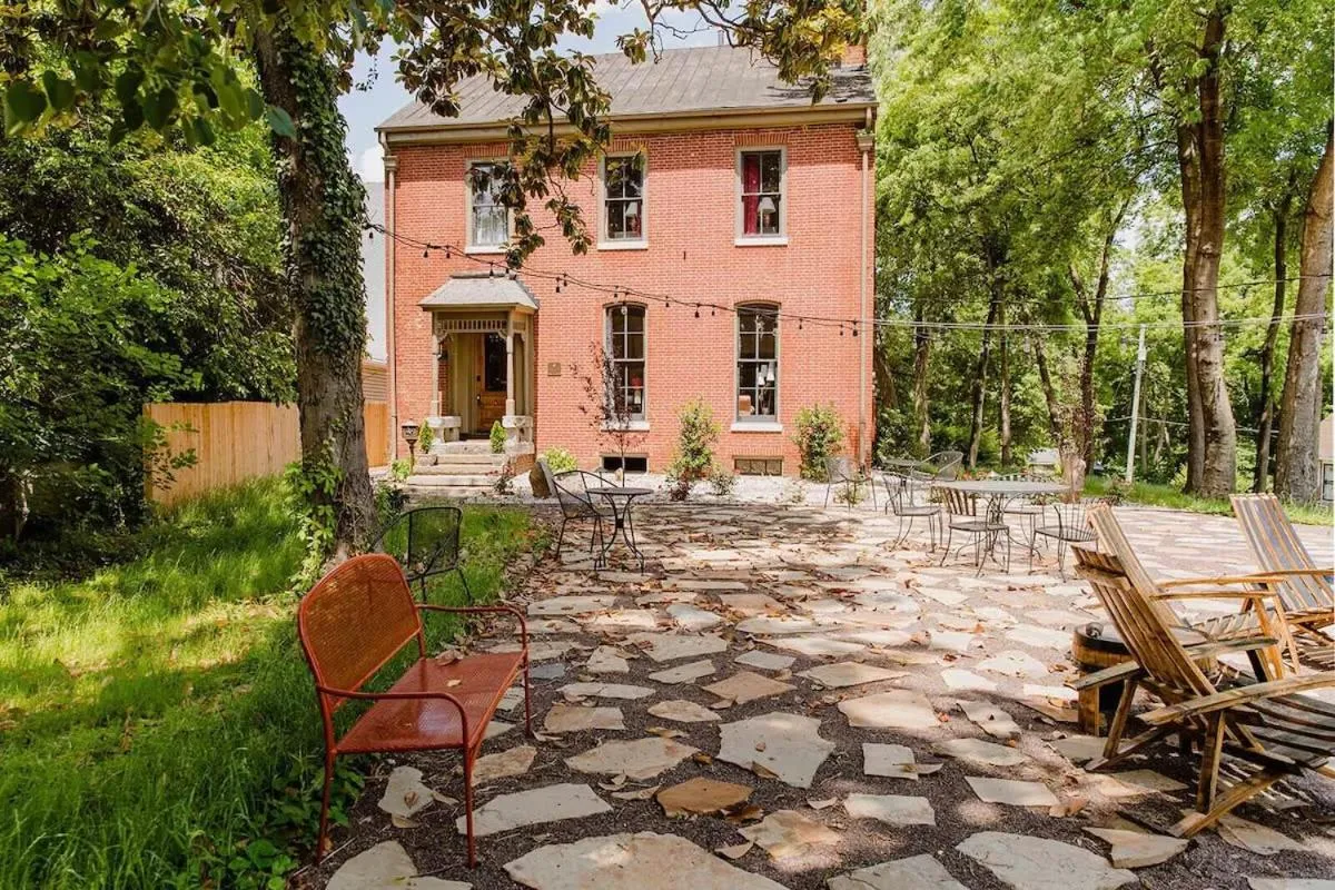 Image 2 of Frankfort Hideaway Urban Retreat in Louisville