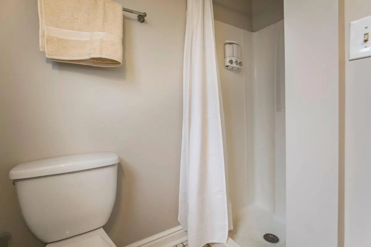Image 2 of Gorgeous 3BR 2BA on Frankfort by Cozysuites