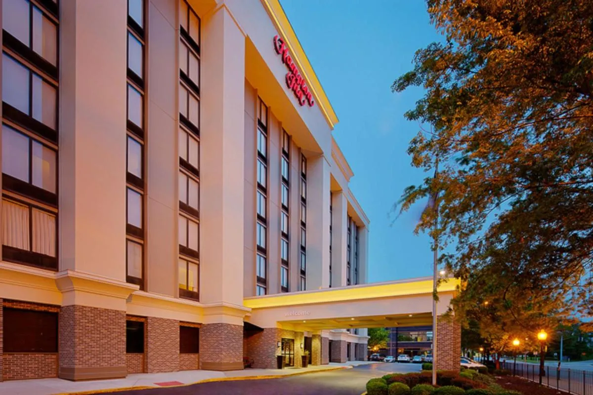 Image 5 of Hampton Inn Louisville Downtown
