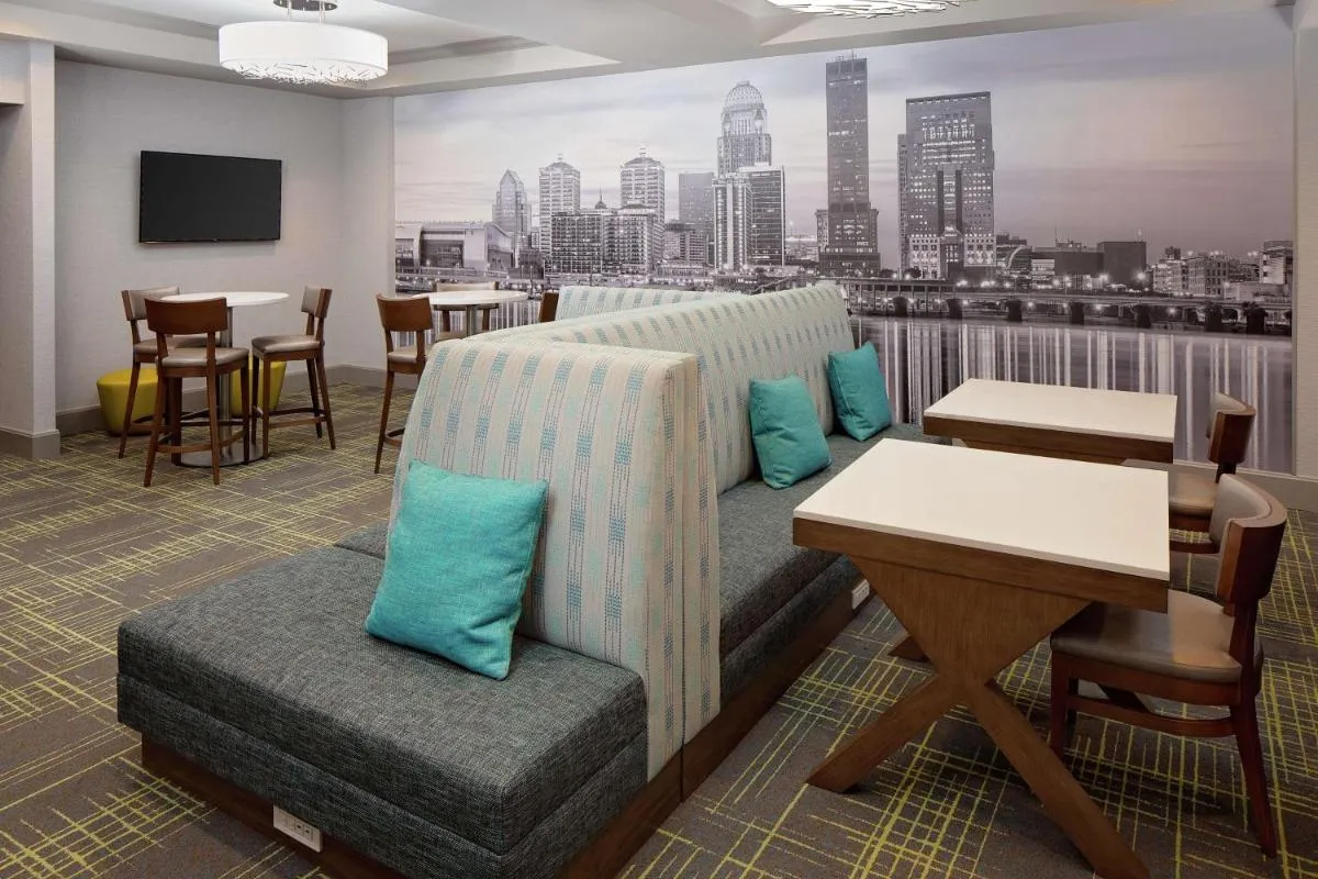 Image 4 of Hampton Inn Louisville Downtown