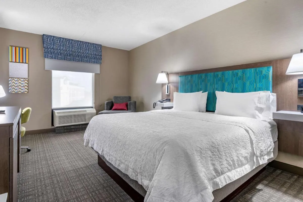 Image 1 of Hampton Inn & Suites Louisville East