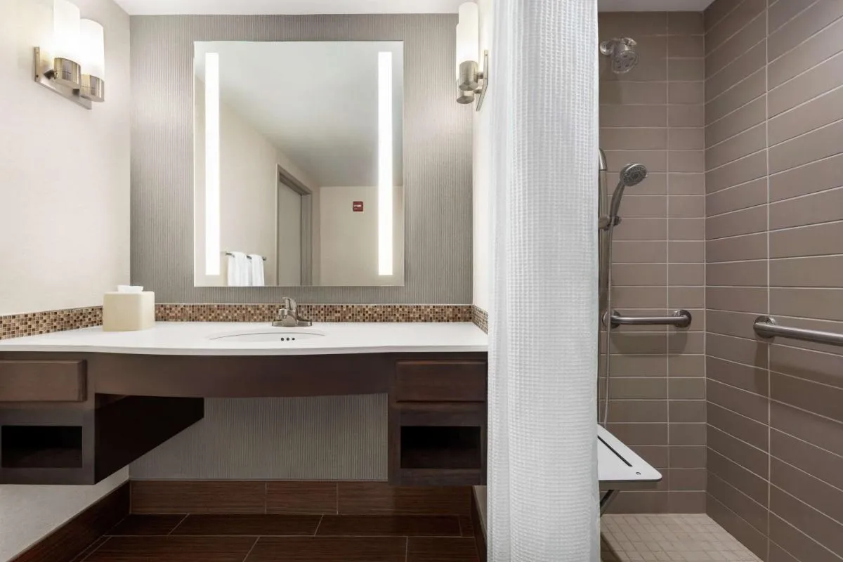 Image 2 of Hilton Garden Inn Louisville Downtown