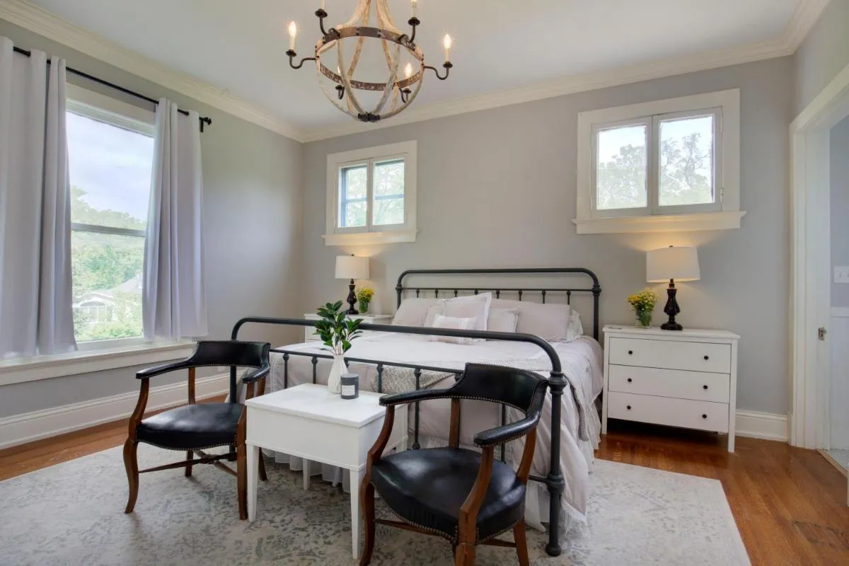 Image 6 of Historic Peterson Mansion – Savor Life and Rest with Friends!