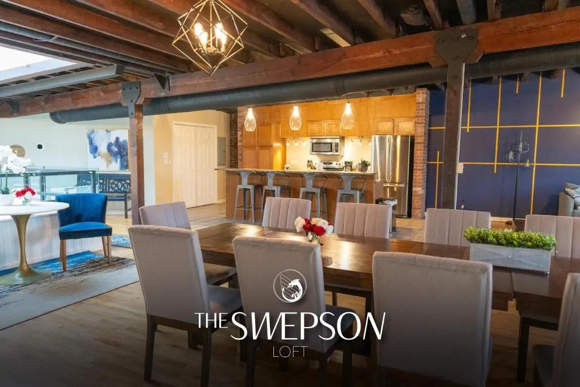 Image of KING Penthouse Sleep8 4Bed 3BR 2BA Swepson Loft