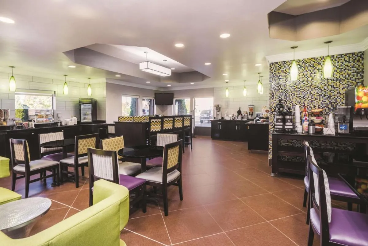 Image 4 of La Quinta Inn & Suites by Wyndham Louisville East