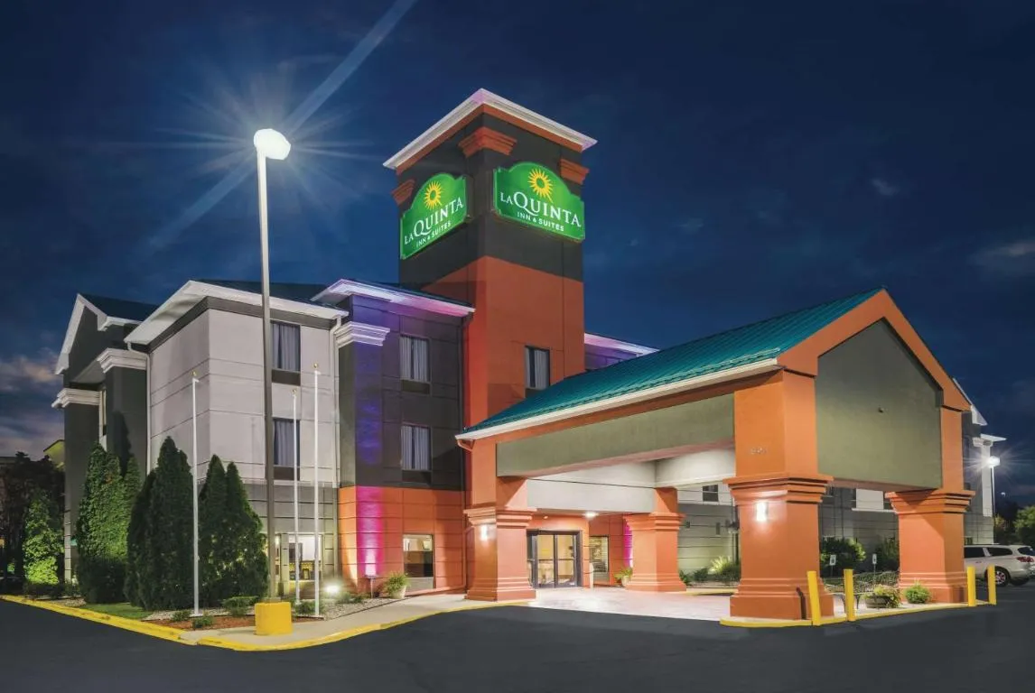 Image of La Quinta Inn & Suites by Wyndham Louisville East