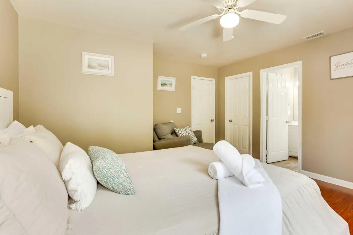 Image 6 of Louisville Apartment – Walk to Restaurants!