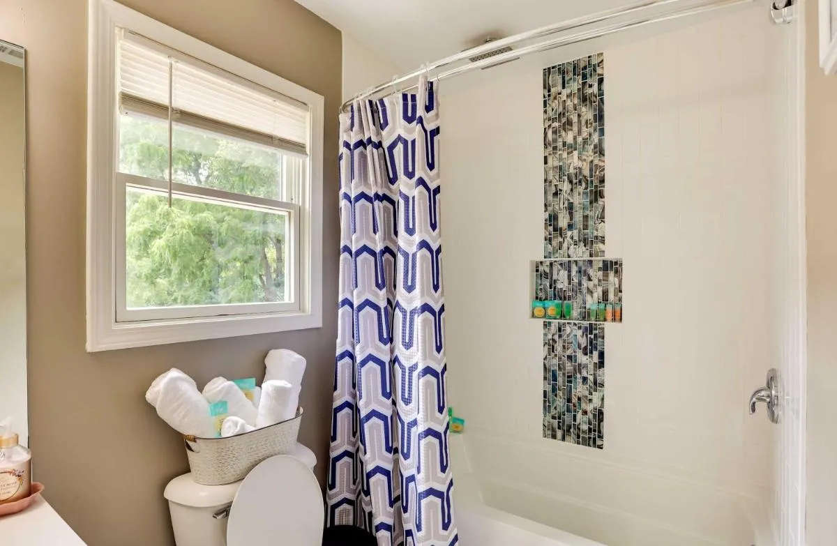 Image 2 of Louisville Apartment – Walk to Restaurants!