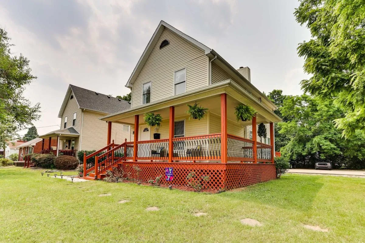Image 5 of Louisville Apartment – Walk to Restaurants!