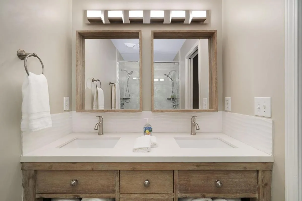 Image 6 of Lux Townhouse, Walk to All, Sleeps 6 Adults