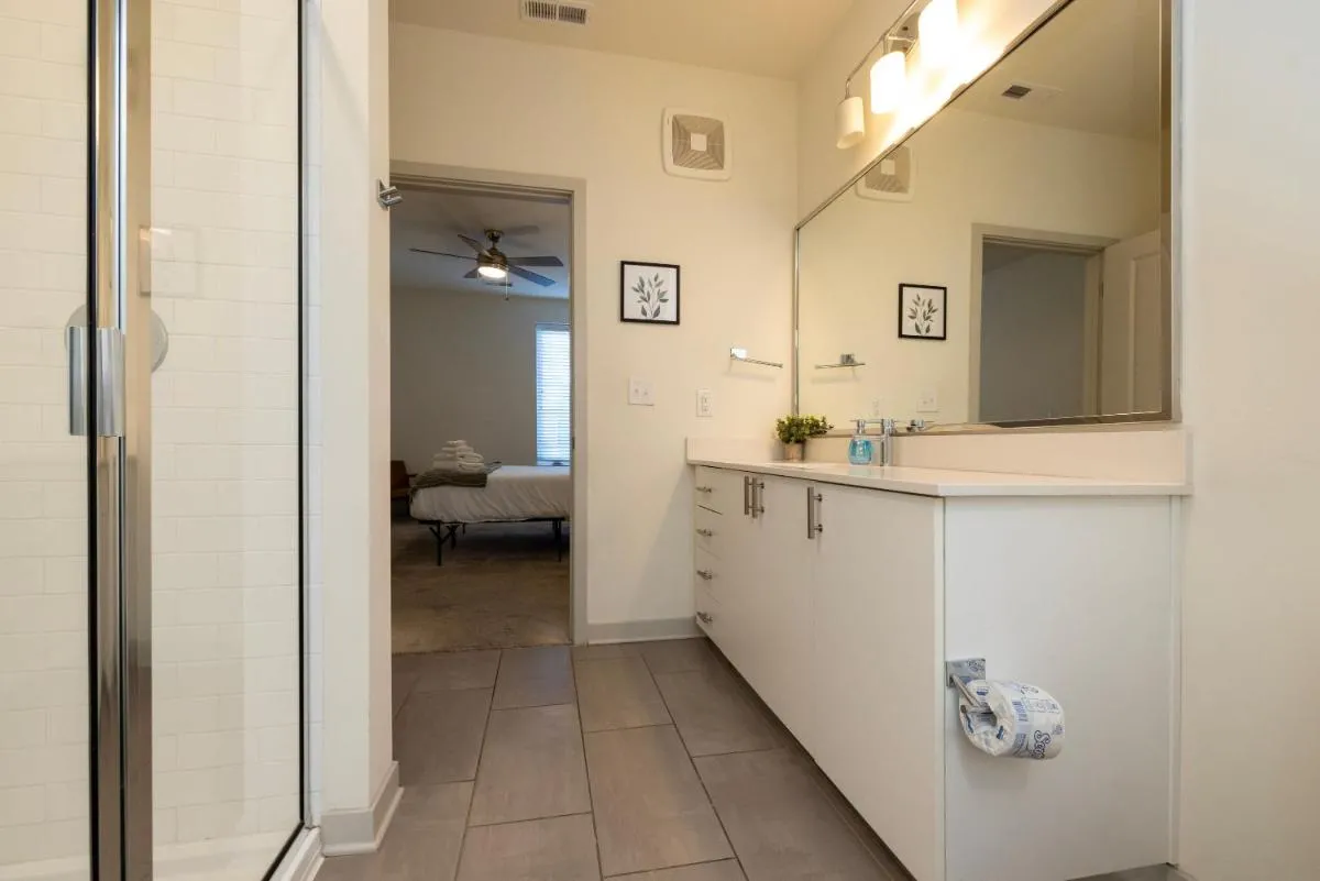 Image 2 of Modern Nulu 2BR CozySuites 01