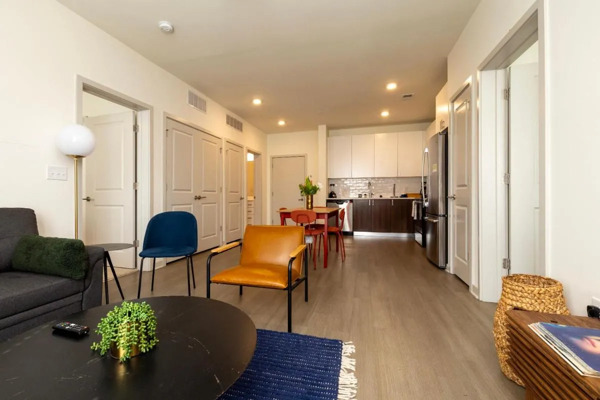 Image 3 of Modern Nulu 2BR CozySuites 05