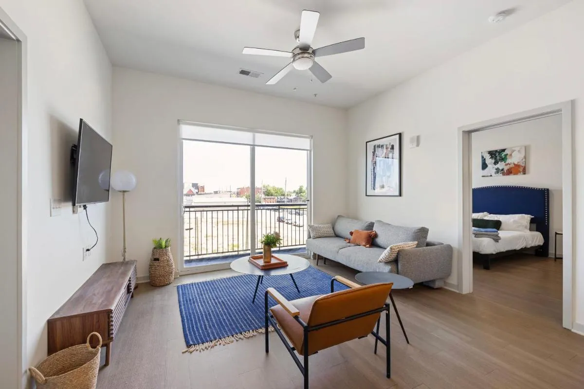 Image 4 of Modern Nulu 2BR CozySuites 06