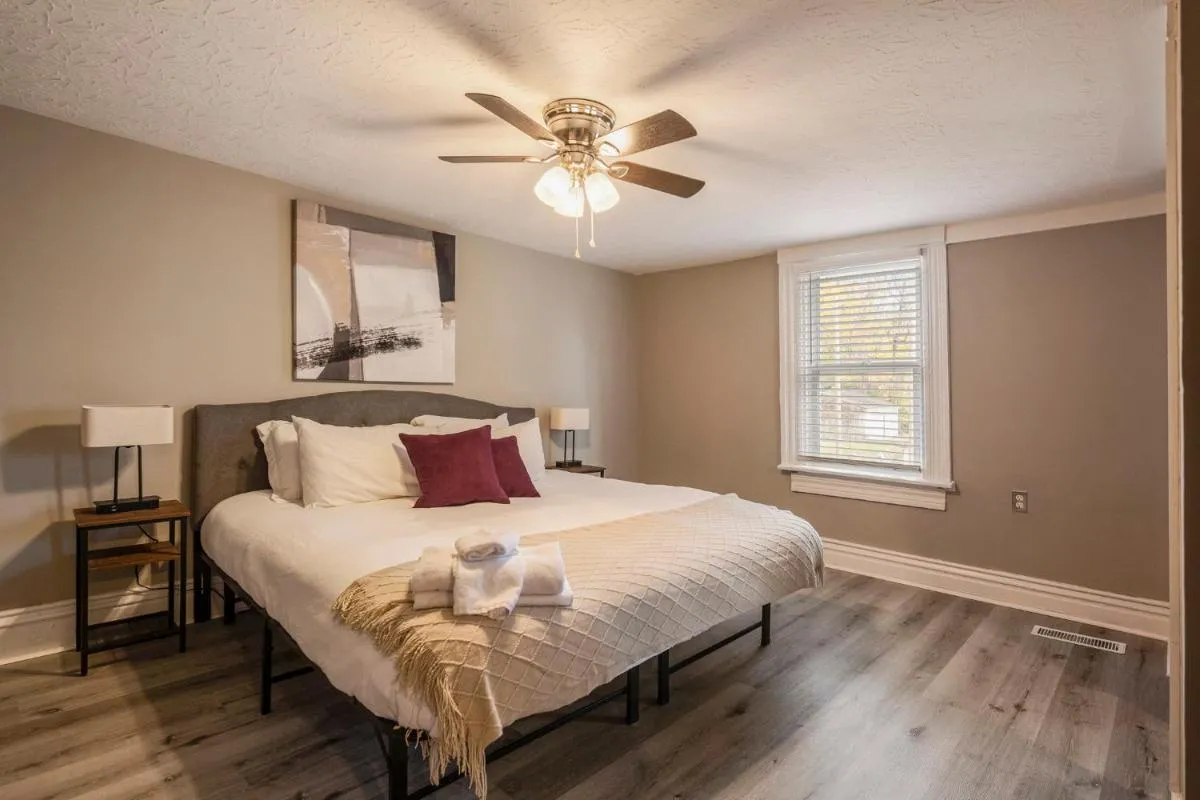 Image 1 of Newly renovated 4BR CozySuites