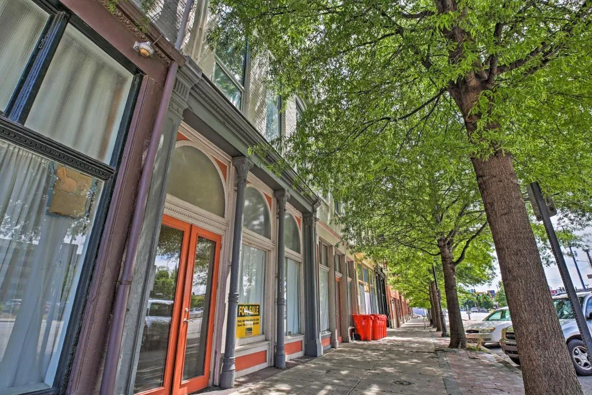 Image 5 of Nulu Art District Loft Walk to Dtwn Distilleries!