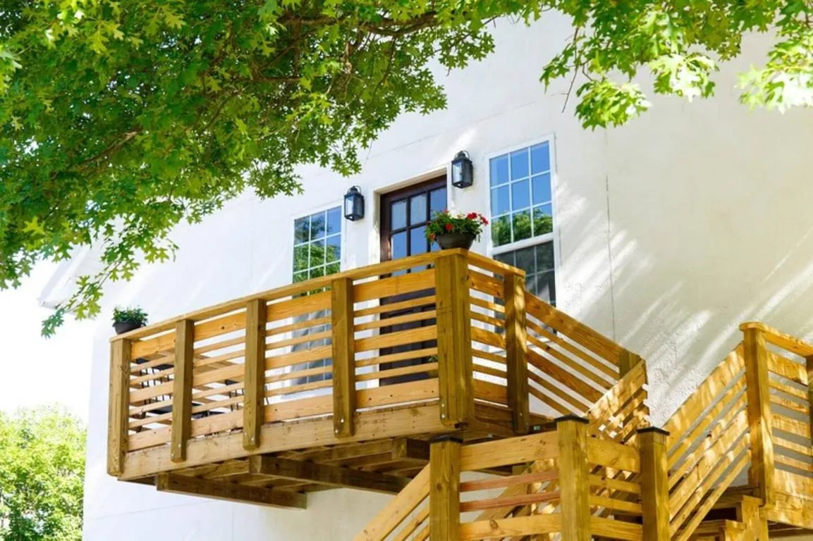 Image of Park Carriage House Rest & Explore with Hollyhock