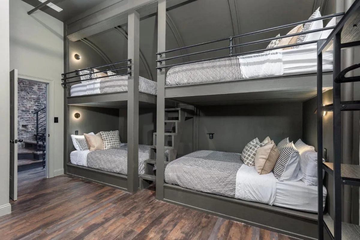 Image 6 of Penthouse Grand Executive Suite