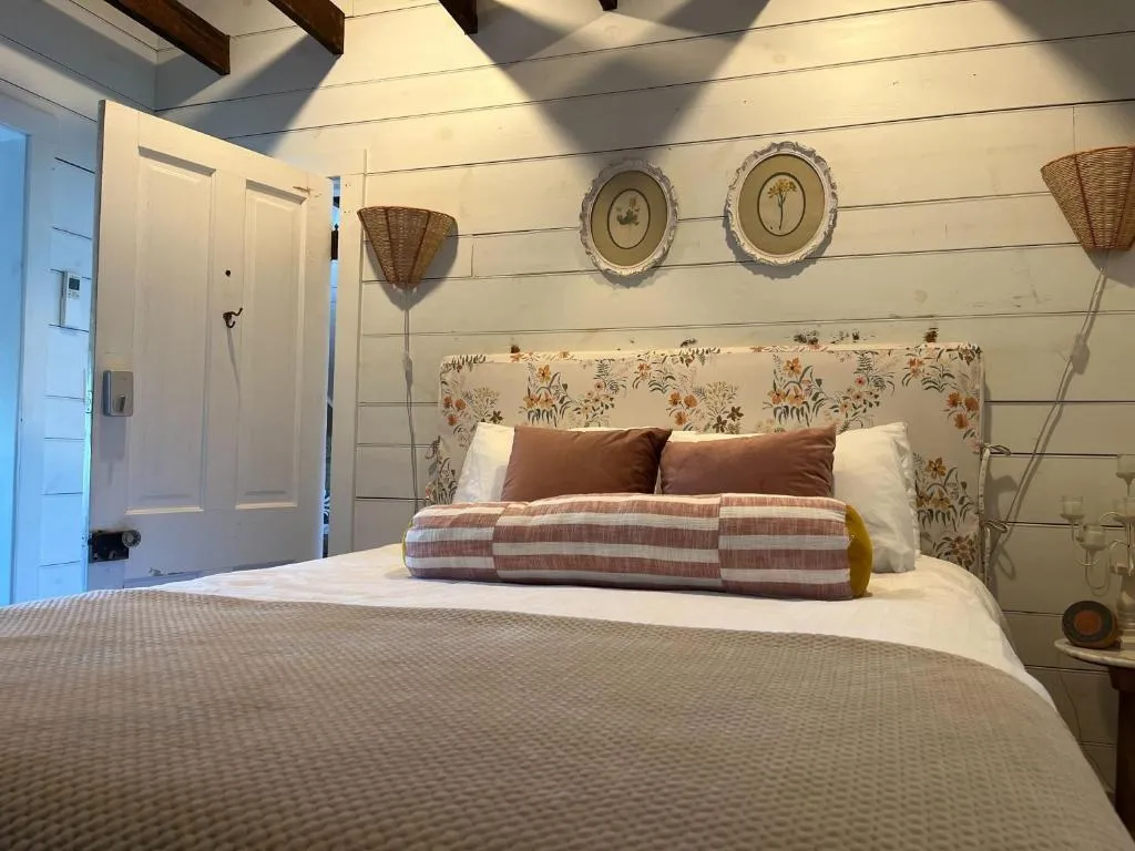 Image of Serene Escape Your Private Room in Frankfort
