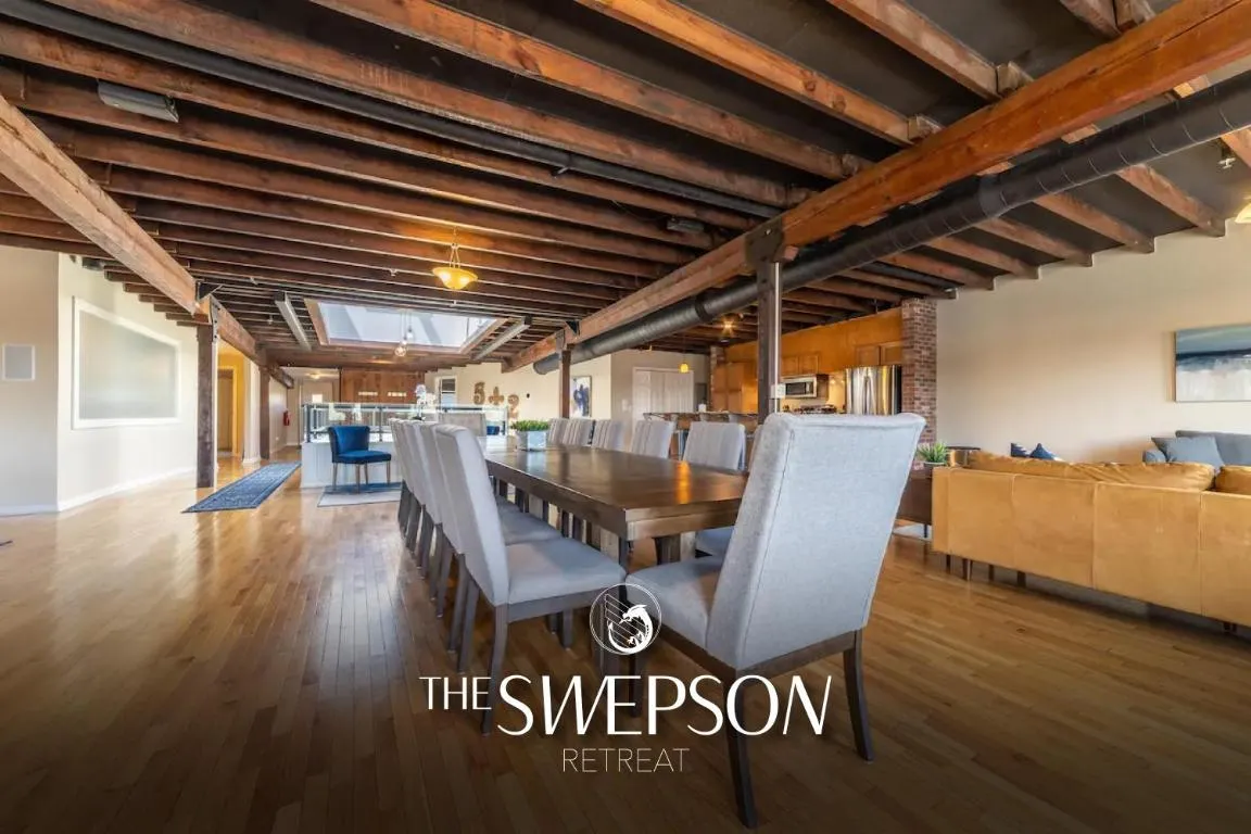 Image of Sleep24 13Beds 8BR 6BA Swepson Retreat KING