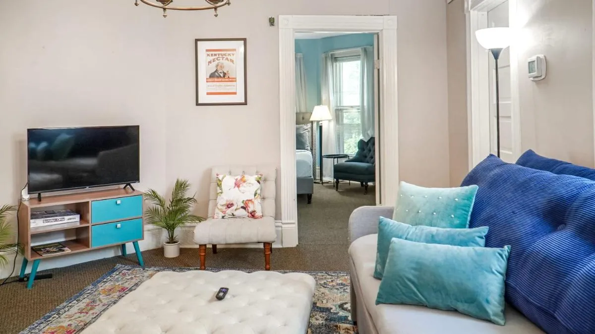 Image 4 of Spacious Historic House Near Louisville Sites