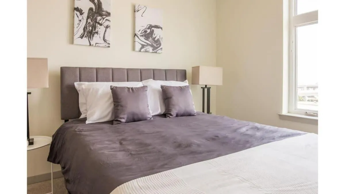 Image 1 of Stunning Nulu 1BR CozySuites 04