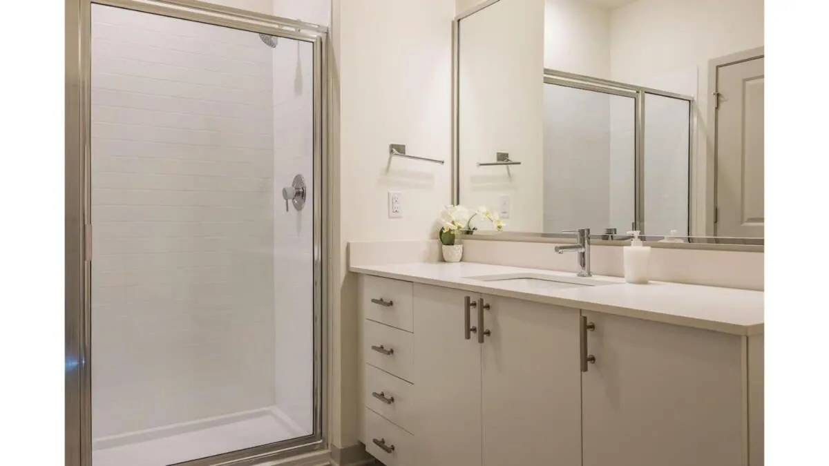 Image 2 of Stunning Nulu 1BR CozySuites 04