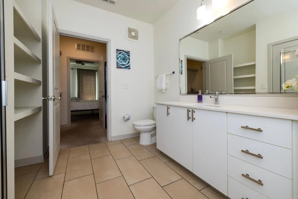 Image 2 of Stunning Nulu 1BR CozySuites 05