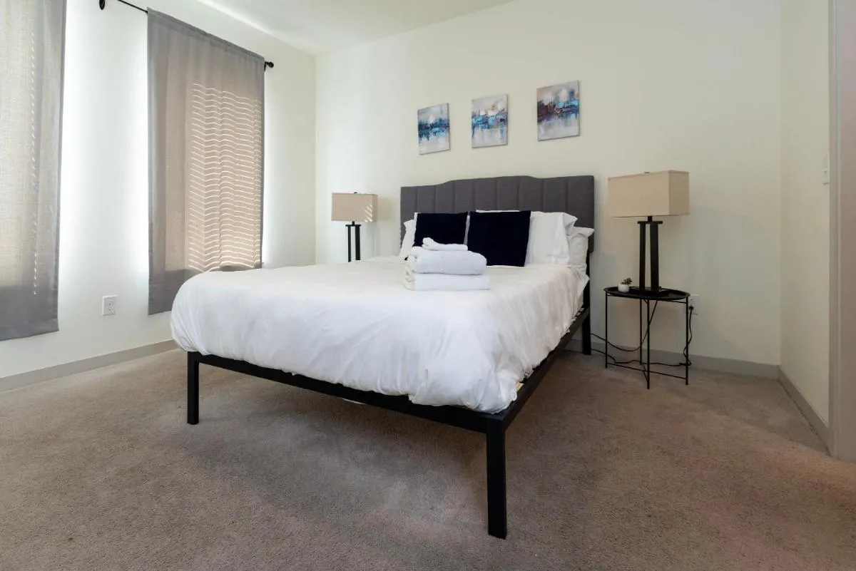 Image 1 of Stunning Nulu 1BR CozySuites 05