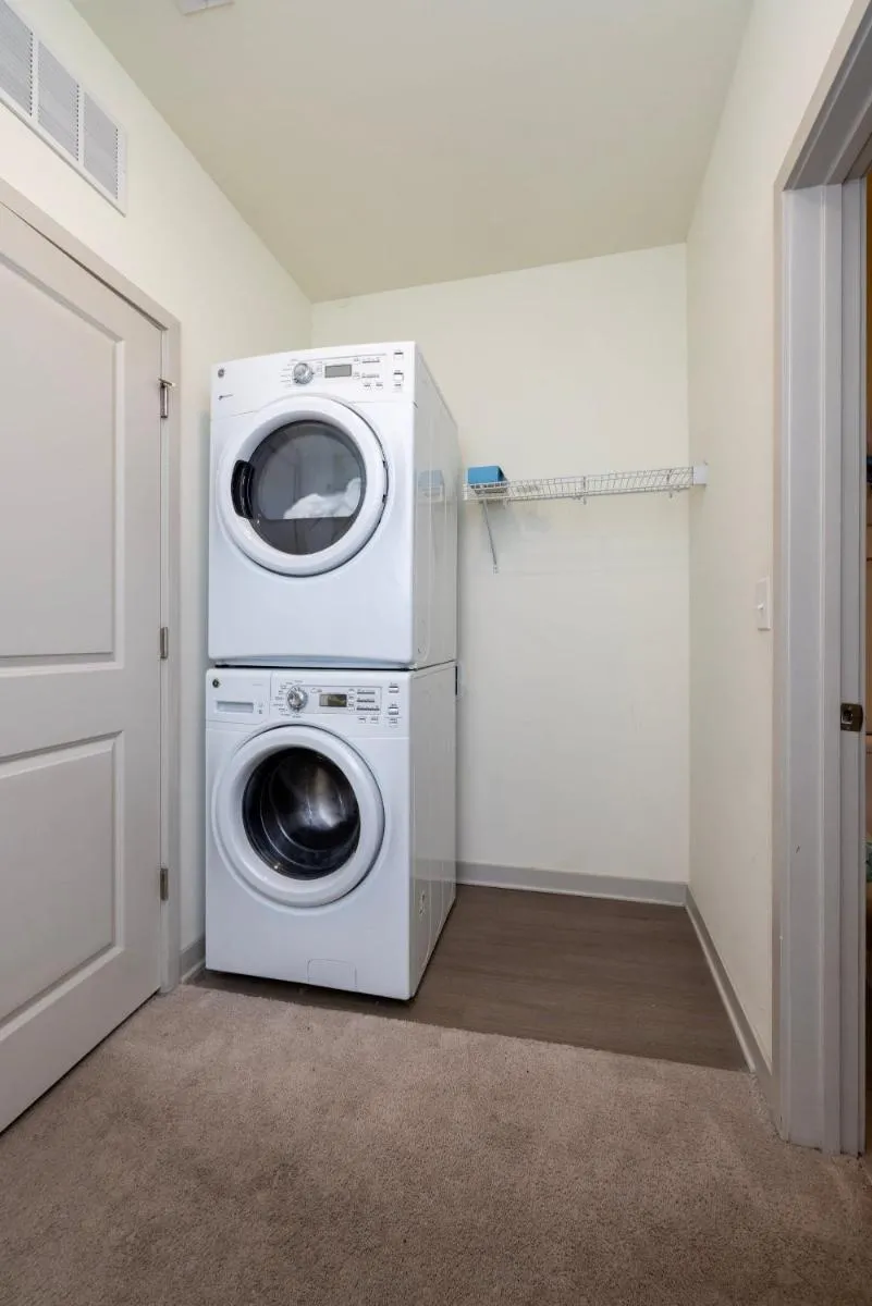 Image 4 of Stunning Nulu 1BR CozySuites 06