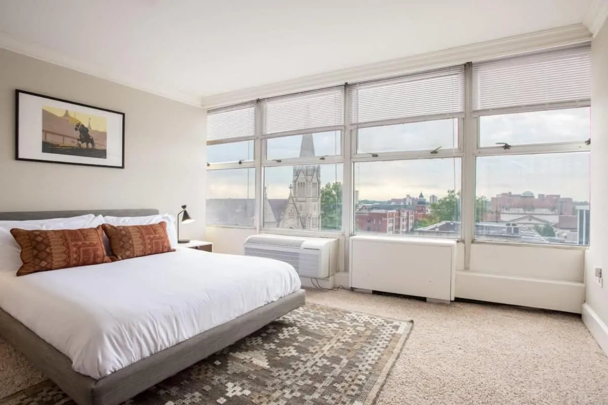 Image 1 of TWO 800 Tower CozySuites with sky pool, lounge! 8FL