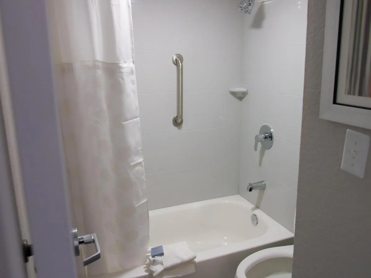 Image 4 of Wingate by Wyndham Louisville Airport Expo Center