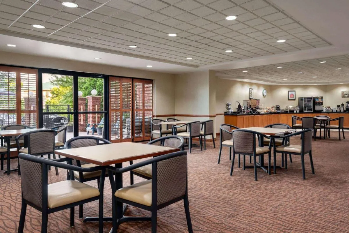 Image 6 of Wingate by Wyndham Louisville East