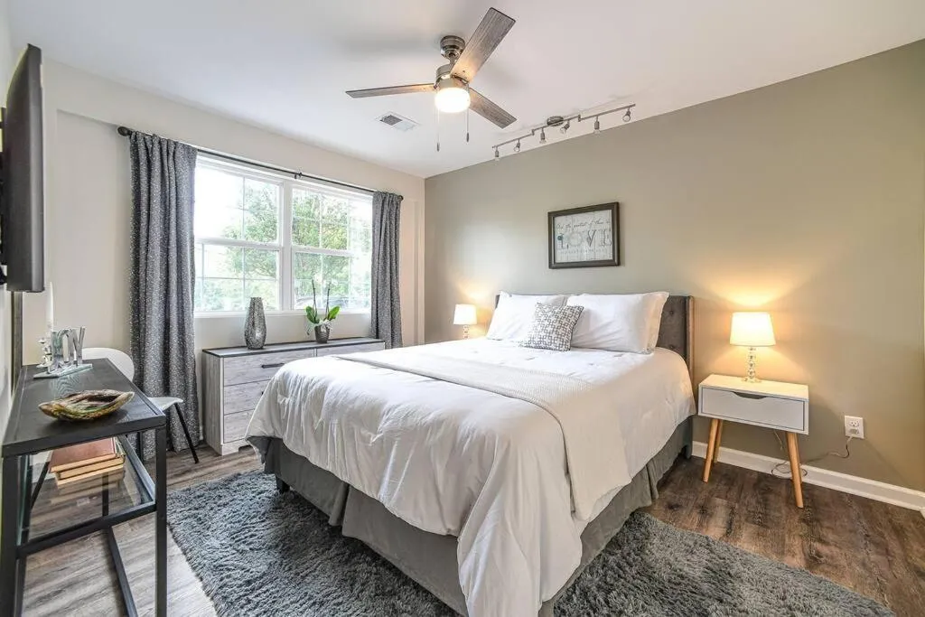 Image 1 of ground level flat with washer-dryer & easy parking