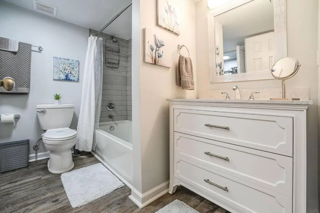Image 6 of ground level flat with washer-dryer & easy parking